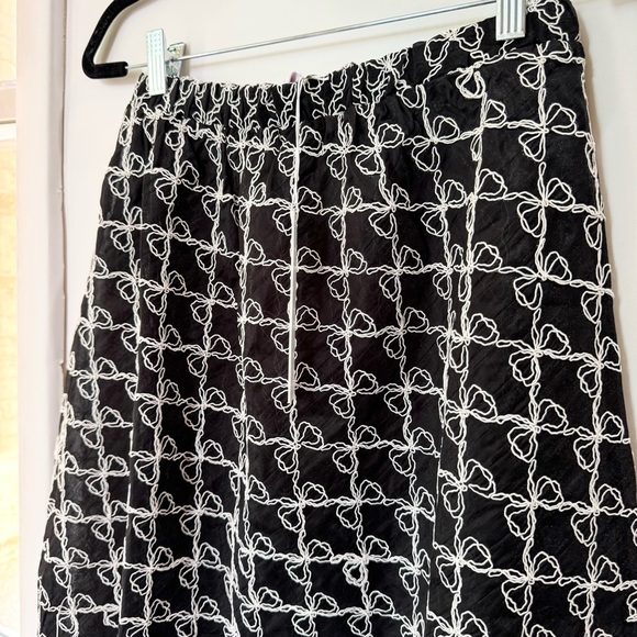 NWT Lisa Says Gah Molly Skirt in Bows Ribbons Black White M/L - Picture 5 of 17